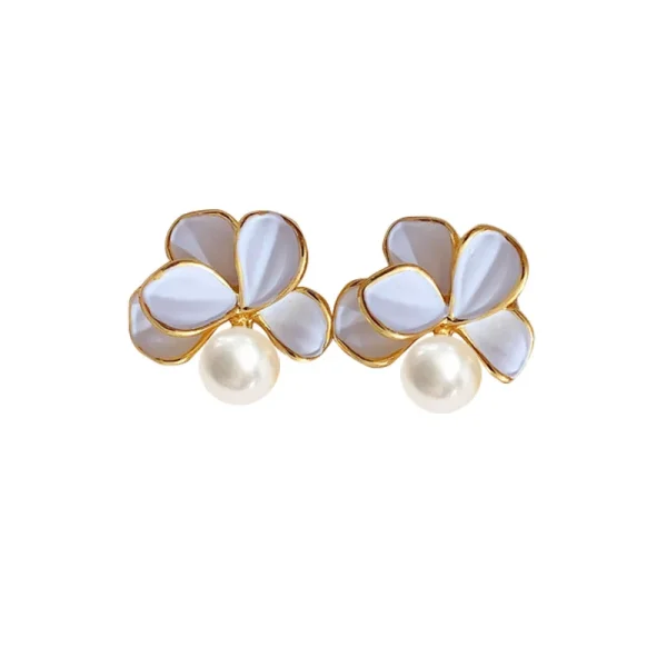 Elegant Copper Alloy Temperament Statement Wedding Shell Flower Pearl Stud Earrings - Image 5