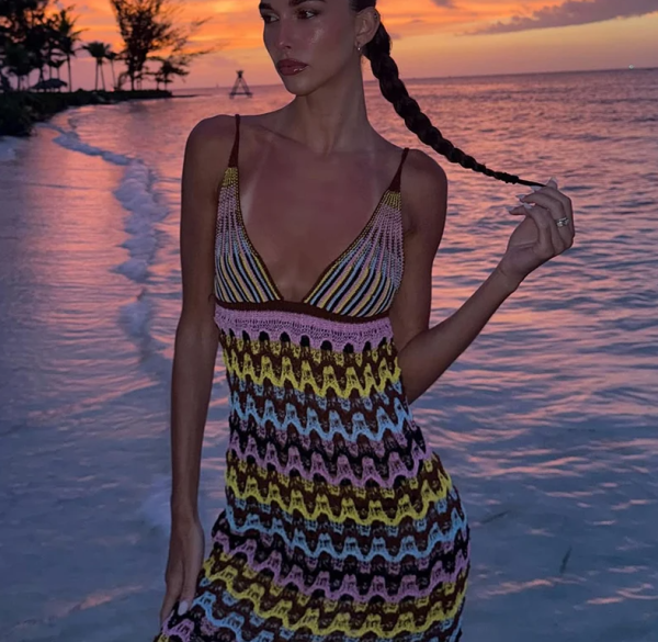 Elegant Zigzag Knitted Contrast Backless Slim Fit Mini Dresses - Image 2