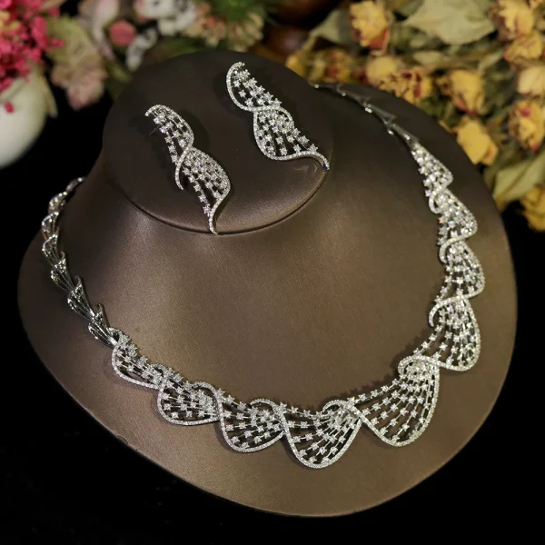 Luxury Crystal Jewelry Set Cubic Zirconia Circular Necklace - Image 5