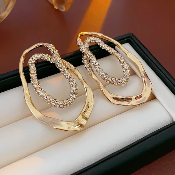 Luxury Geometric Rhinestone Design High Sense Light Stud Earrings - Image 4