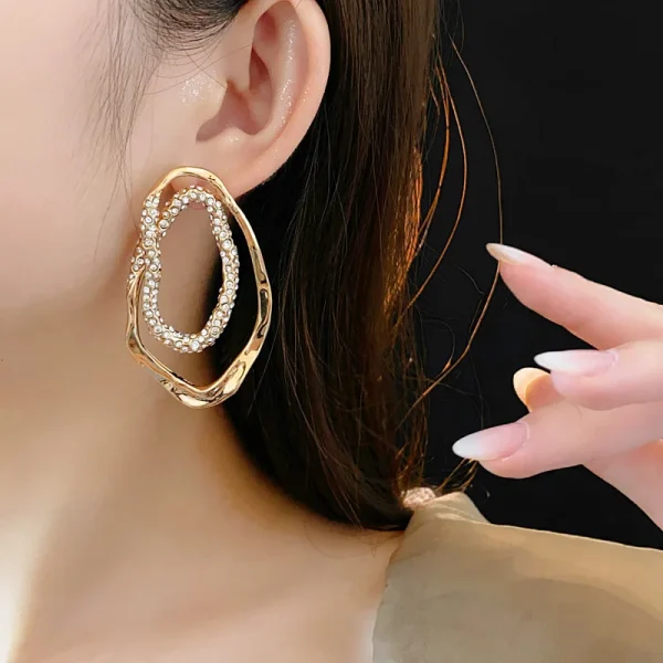 Luxury Geometric Rhinestone Design High Sense Light Stud Earrings - Image 5