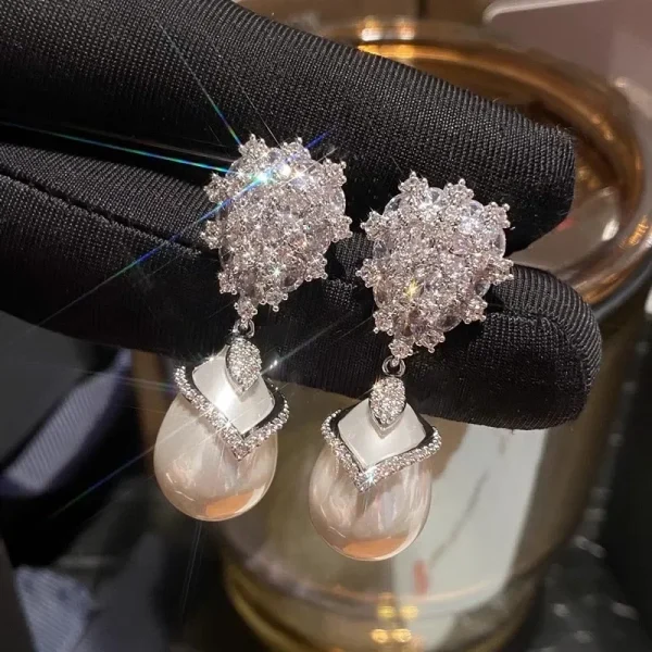 Trendy Sparkling Crystal Cubic Zirconia Romantic Gorgeous Waterdrop Imitation Pearl Dangle Earrings - Image 6