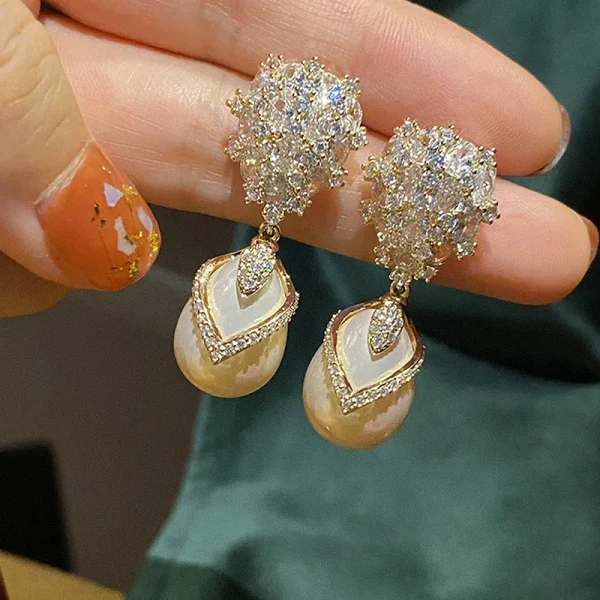 Trendy Sparkling Crystal Cubic Zirconia Romantic Gorgeous Waterdrop Imitation Pearl Dangle Earrings - Image 9