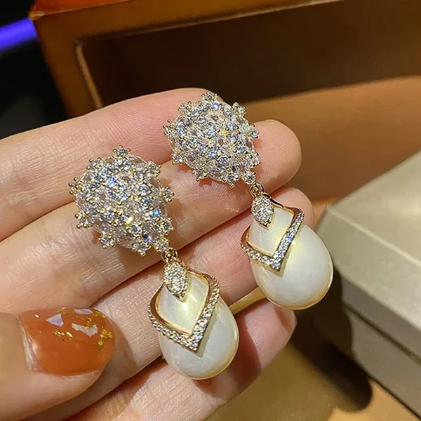 Trendy Sparkling Crystal Cubic Zirconia Romantic Gorgeous Waterdrop Imitation Pearl Dangle Earrings - Image 10