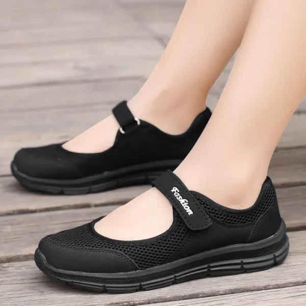 Casual Comfortable Mesh Breathable Vulcanized Walking Shoes - Image 4