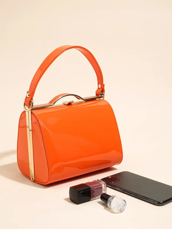 Casual Highlight Cute Simple Patent Pearlescent Leather Handheld Hard Shell Clip Dinner Bag - Image 18