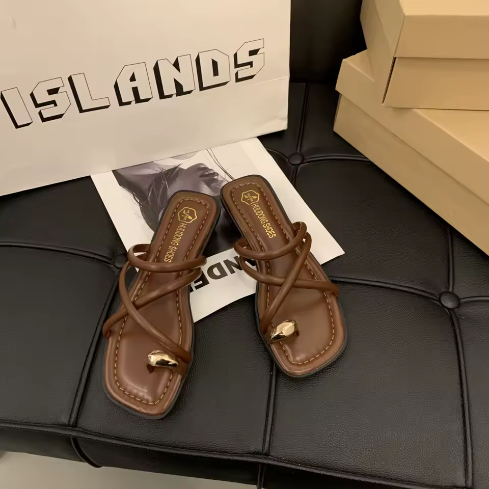 Design Comfortable Lightweight Cross Strap Loop Beach Style Slide Sandals - Image 6