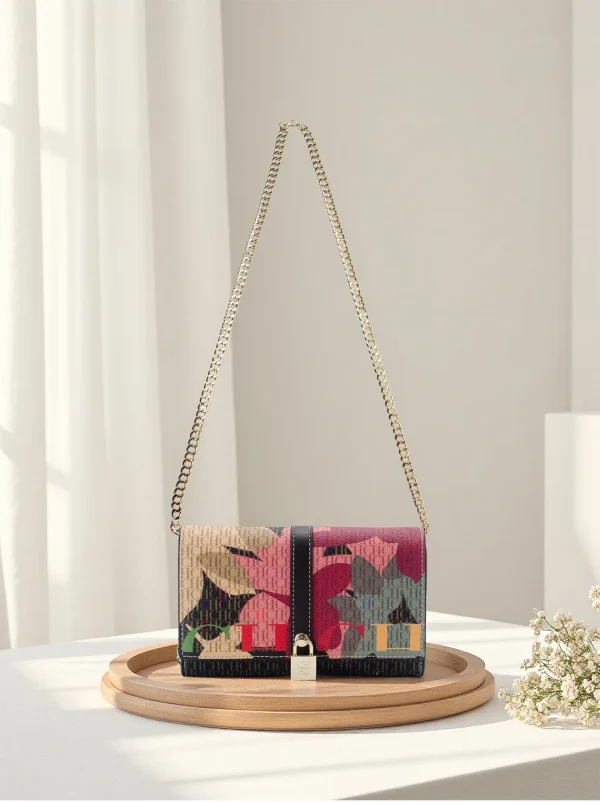 Casual Designer With Floral Letters Printed Lock High Quality PU Material Shoulder Bag